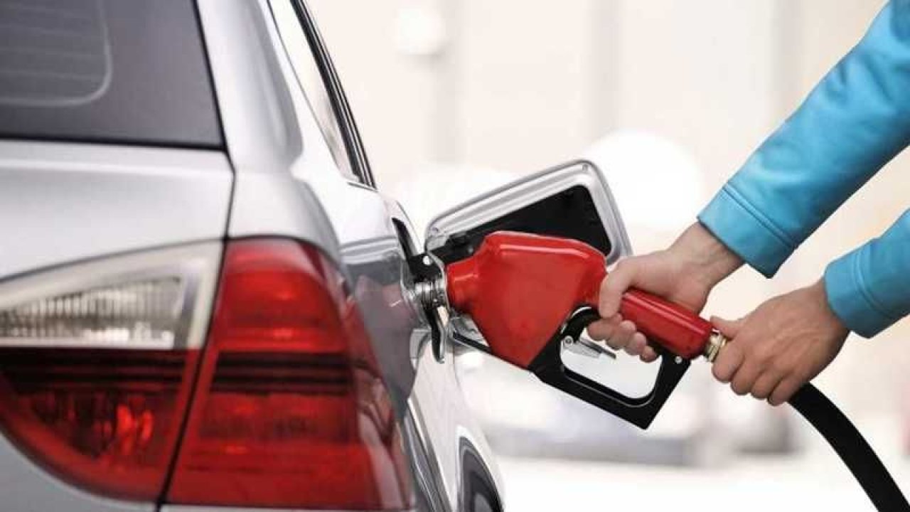 Benzin 20 TL’nin altına düştü! Peş peşe indirim sonrası benzin ve motorin fiyatları bugün ne kadar?