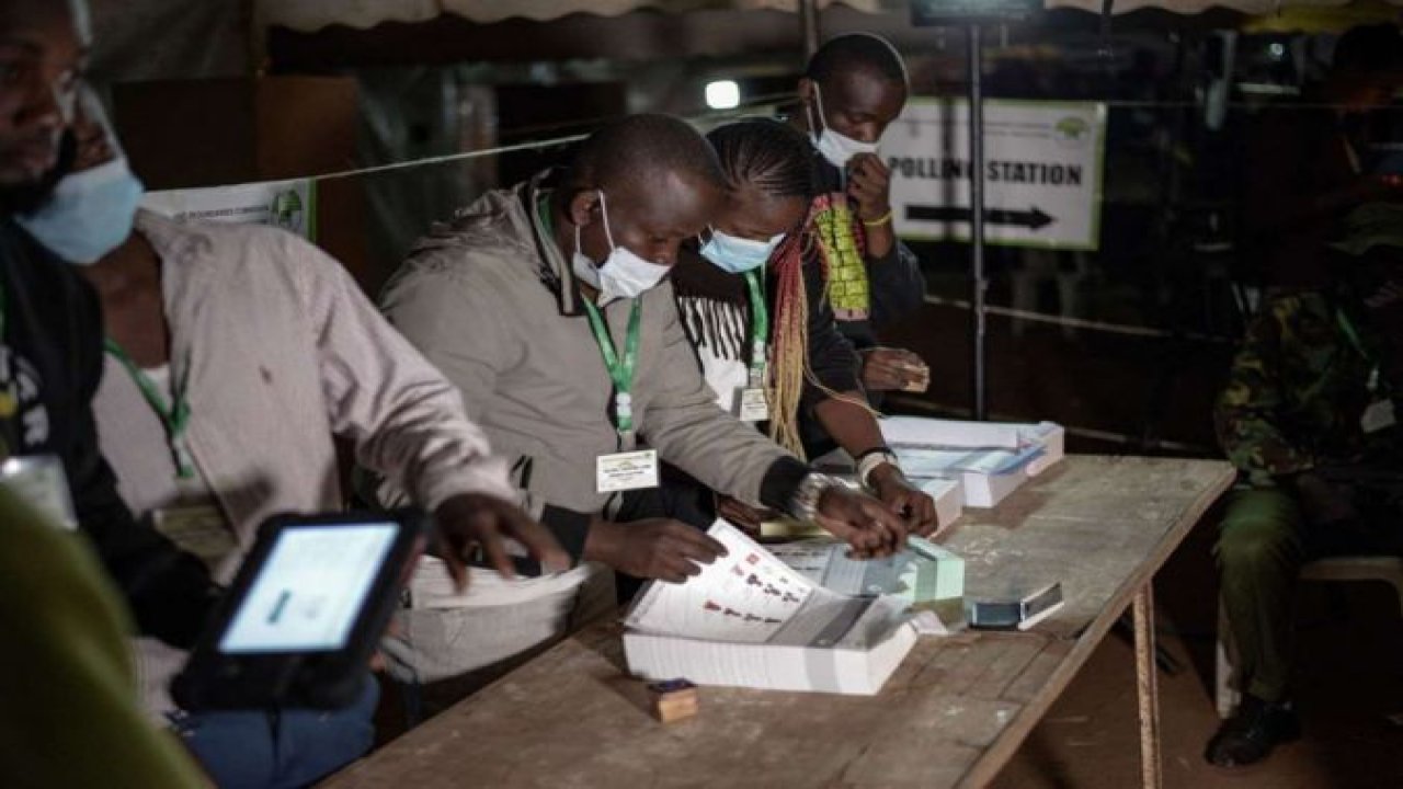 Kenya'da genel seçimler için oy verme işlemi başladı