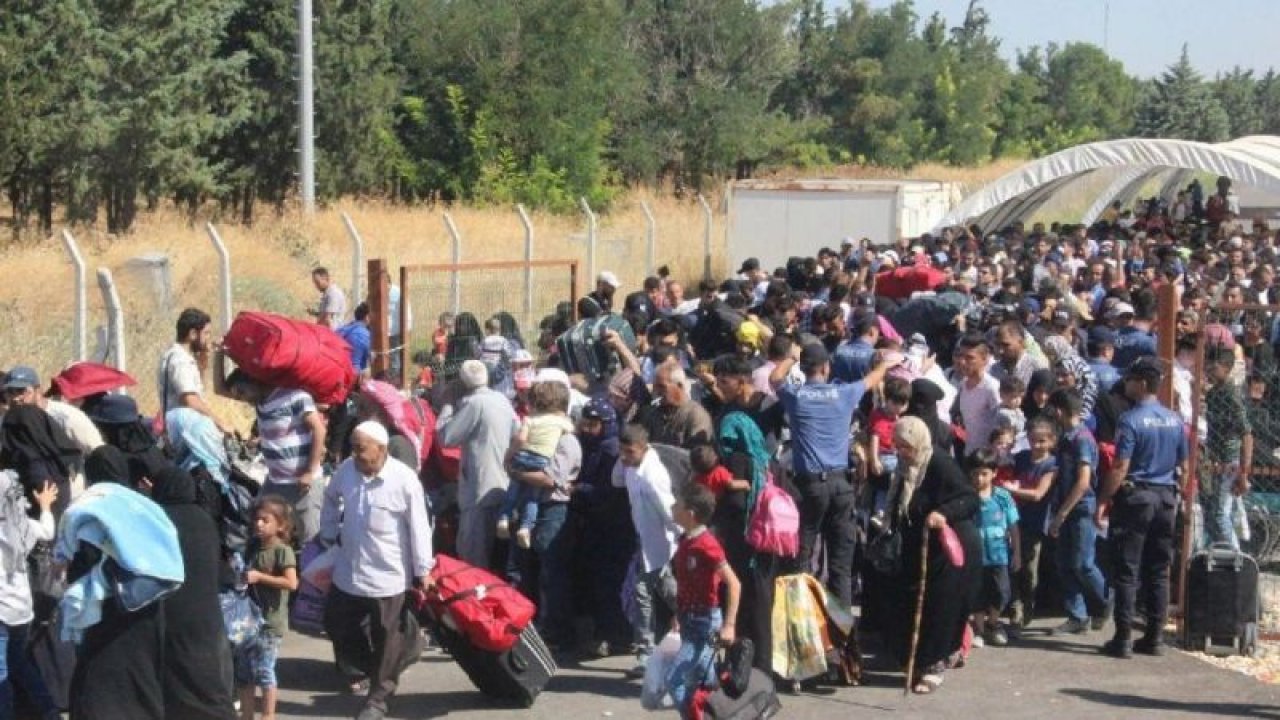 Suriyeliler ekonomiden şikayet ederek Suriye'ye dönüyor