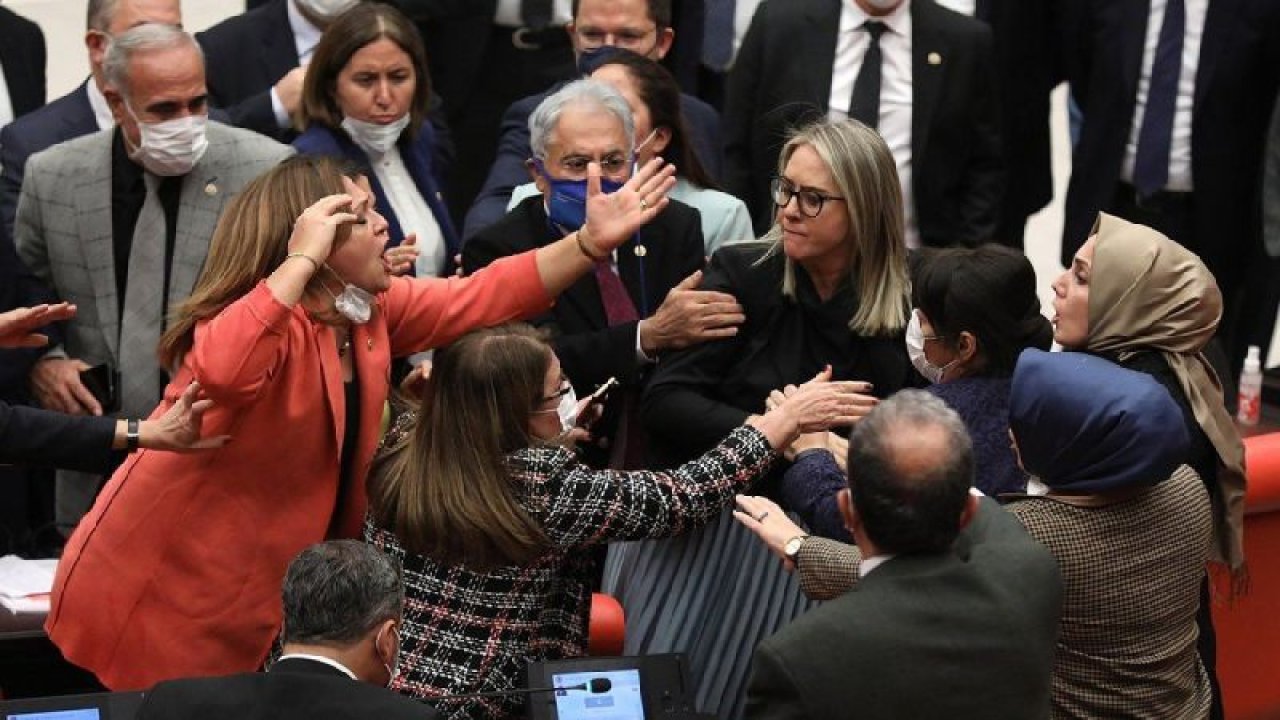 Mecliste yine kavga! AKP'li kadın vekil CHP'li kadın vekilin üzerine yürüdü