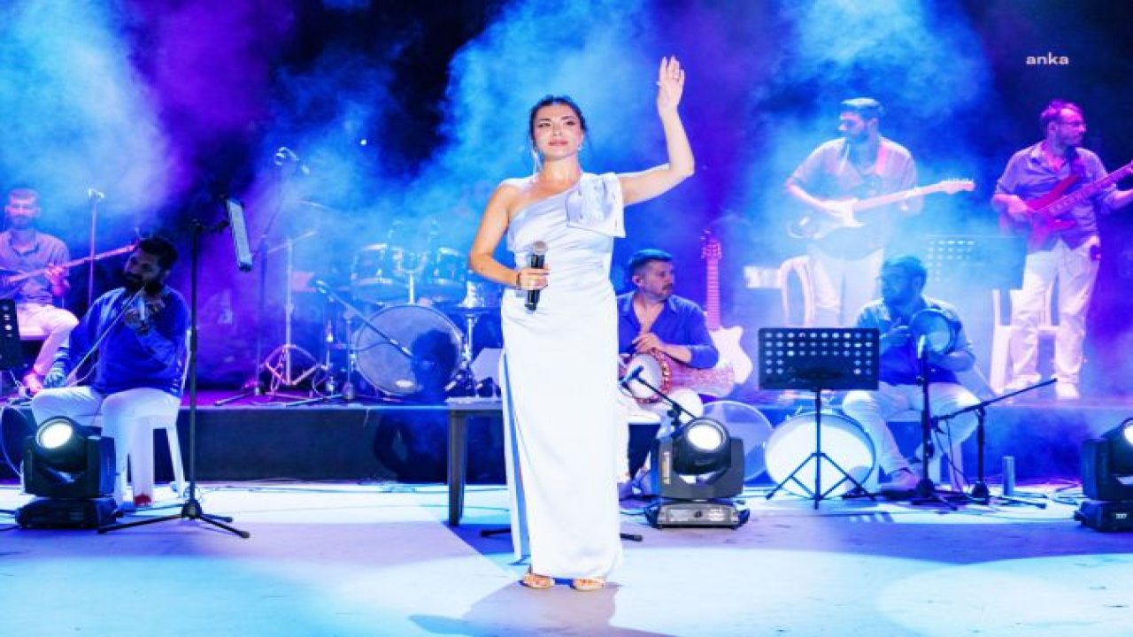 EBRU YAŞAR, GELİRLERİYLE HATIRA ORMANI OLUŞTURULMASI İÇİN DÜZENLEDİĞİ KONSERLERİNE AYVALIK'TA DEVAM ETTİ