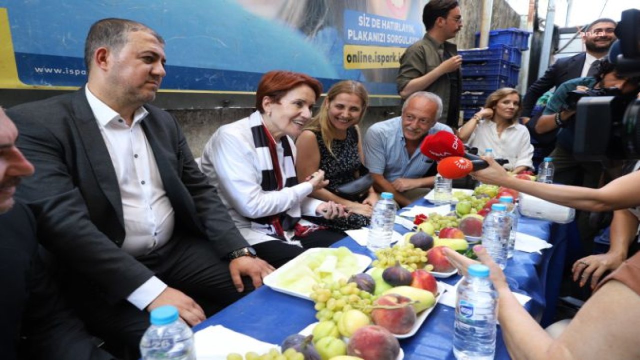 MERAL AKŞENER'E BEŞİKTAŞ FORMASI HEDİYE EDİLDİ