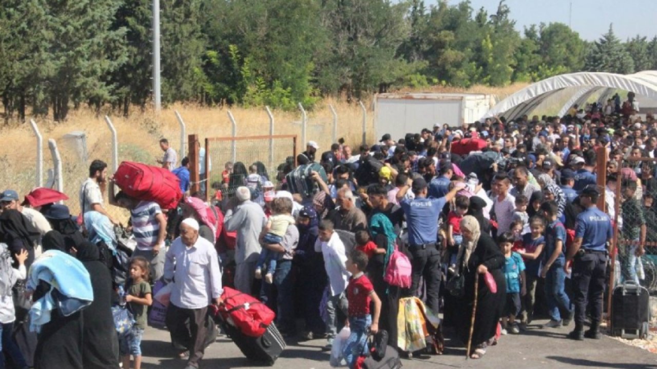 Ümit Özdağ'dan gündemi değiştirecek iddia! 3 milyon Suriyeliye vatandaşlık mı verilecek?