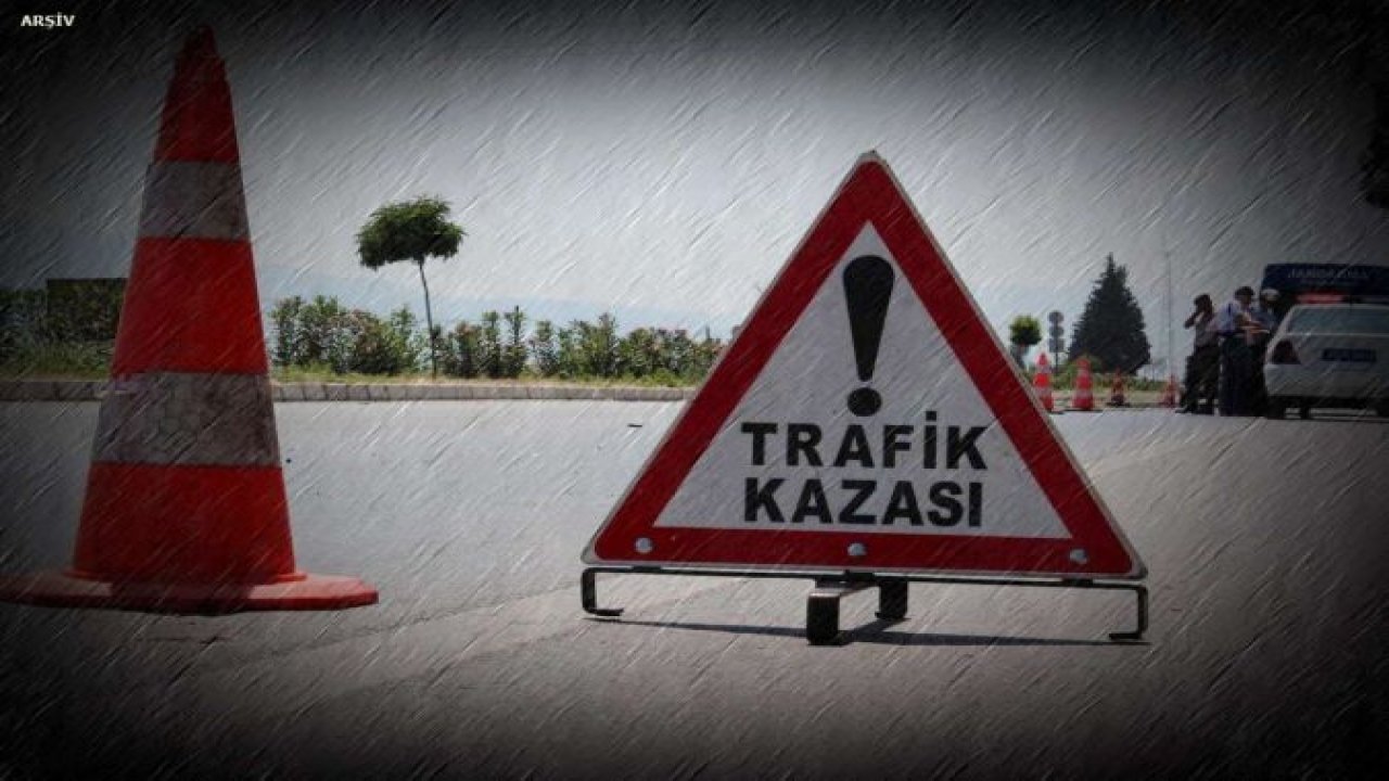 Sakarya'da yolcu otobüsü tıra çarptı: 25 yaralı