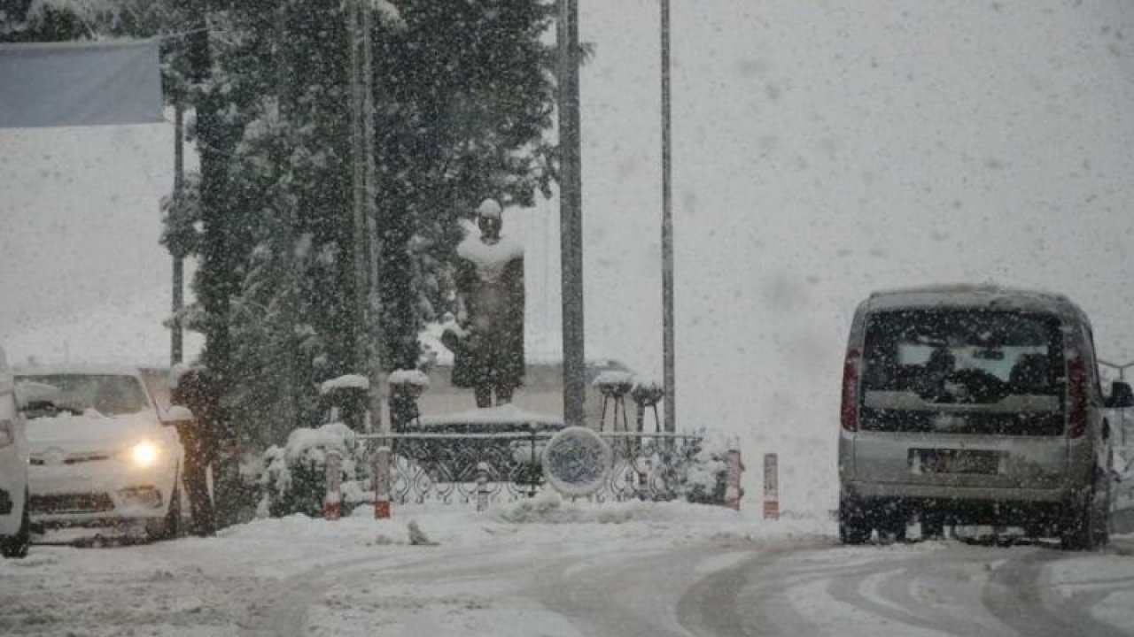 Bartın'da kar kabusu: 113 köy yolu kapandı, 72 köyde elektrik yok