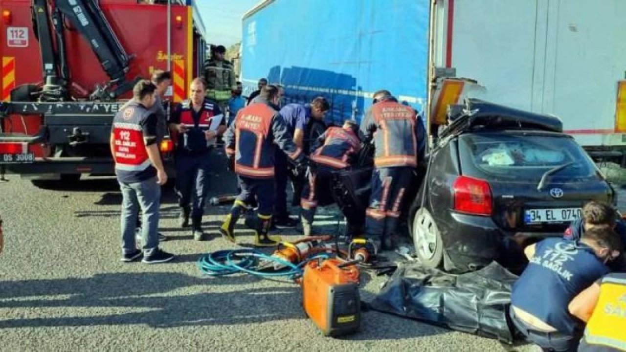 Ankara'da TIR'a arkadan çarpan araç 4 kişiye mezar oldu!