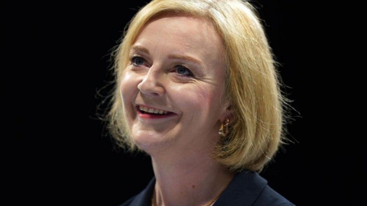 İngiltere'nin yeni başbakanı Liz Truss kimdir? Görevine başladı mı?