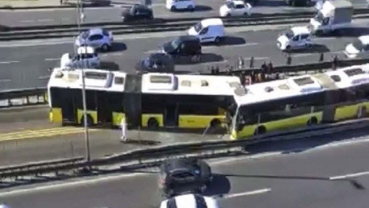 Avcılar'da korkunç kaza! İki metrobüs kafa kafaya çarpıştı!