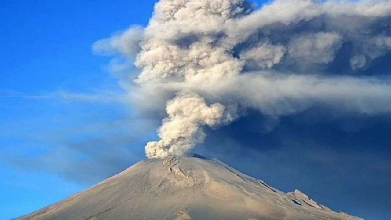 Popocatepetl Yanardağı’nda patlama nedeniyle kül yağışı yaşanıyor