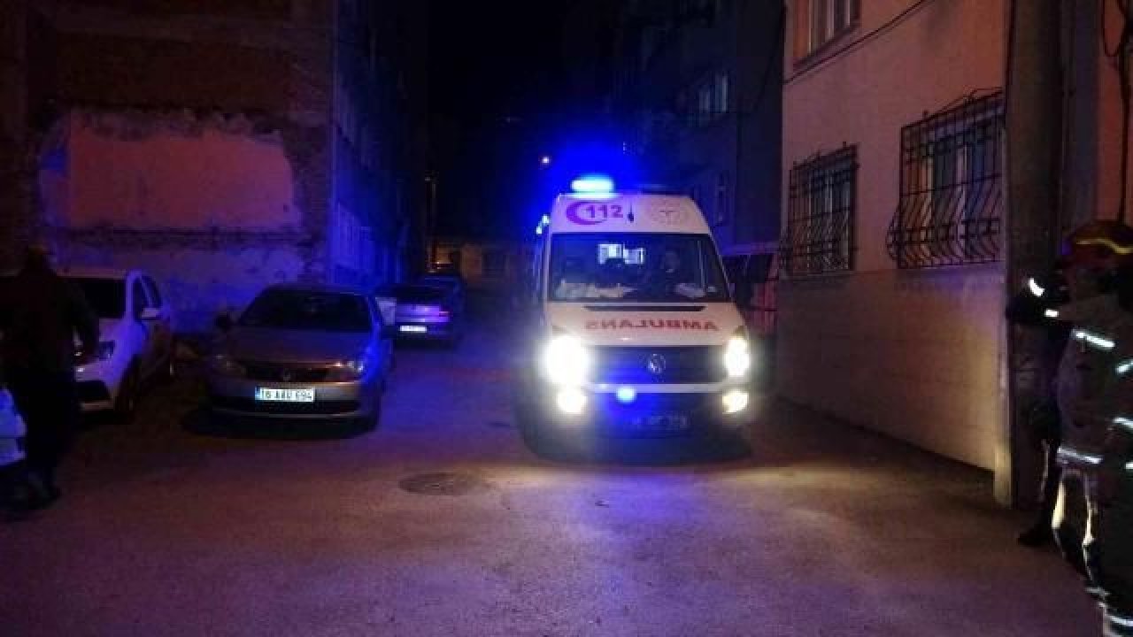 Bursa'da eşini bıçaklayarak öldüren erkek daireyi ateşe verdi