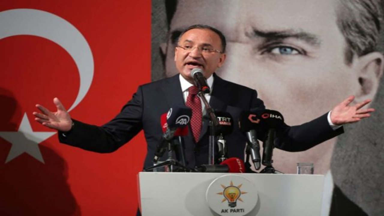 Bozdağ: Ahlak yoksunu bazı bürokratlar hükümetin aldığı kararları Kılıçdaroğlu'na götürüyor