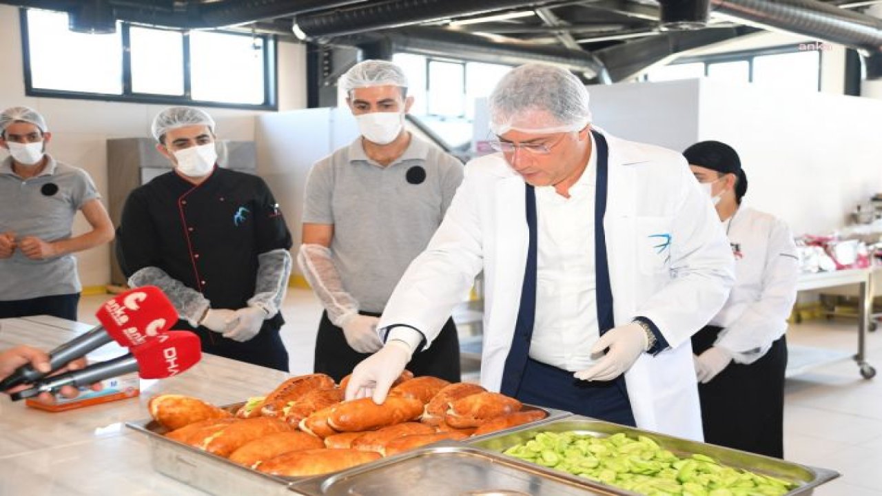 BEYLİKDÜZÜ BELEDİYE BAŞKANI ÇALIK: DEVLETİN, OKULLARINDA BİR AN ÖNCE ÖĞLE SAATLERİNDE GIDA VERMEYE, ÖĞRENCİLERİNİN KARNINI DOYURMAYA BAŞLAMASI LAZIM