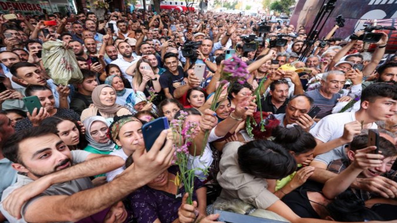 KILIÇDAROĞLU: “BİZE KATILIN Kİ MISIR’DAKİ SAĞIR SULTAN DA ‘TÜRKİYE’DE BİR ŞEYLER OLUYOR; İNSANLAR HAKKI, HUKUKU VE ADALETİ ARIYOR, BUNUN DA LİDERLİĞİNİ ALTI SİYASİ PARTİNİN GENEL BAŞKANI YAPIYOR’ DESİN”