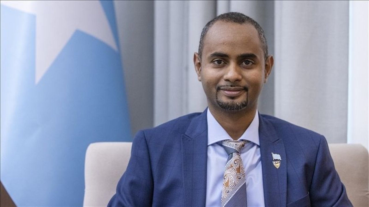 Türkiye'den mezun olan Somali Adalet Bakanı Nur, Savunma Bakanı olarak atandı