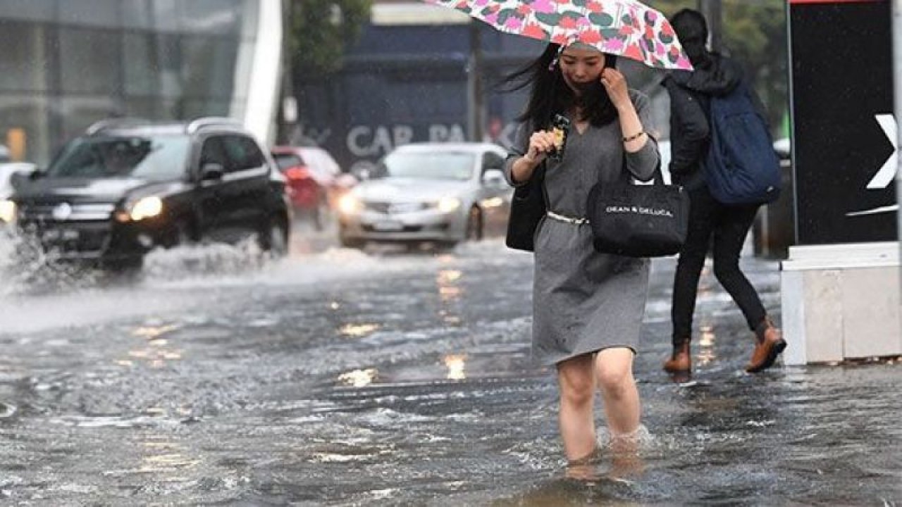 Meteoroloji'den İstanbul dahil birçok il için uyarı! Kuvvetli sağanak geliyor