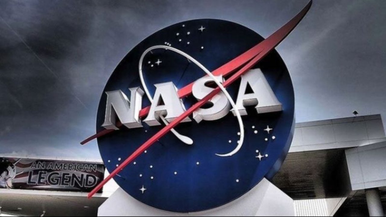 NASA'dan garip hamle! 24 ilahiyatçıyı işe alacak