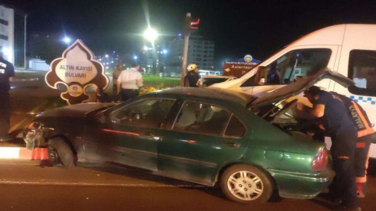 ​Malatya'da otomobil ile minibüs çarpıştı: 1 yaralı