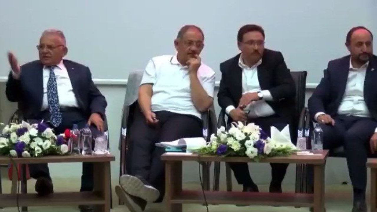 AK Partili Mehmet Özhaseki  mikrofonunun açık olduğunu unuttu! Vatandaşın sorusuna skandal cevap verdi!