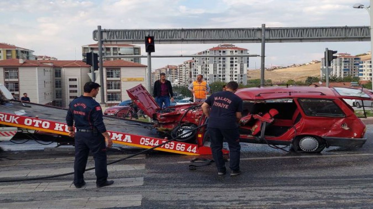 Malatya’da 2 aracın karıştığı kazada 3 kişi yaralandı