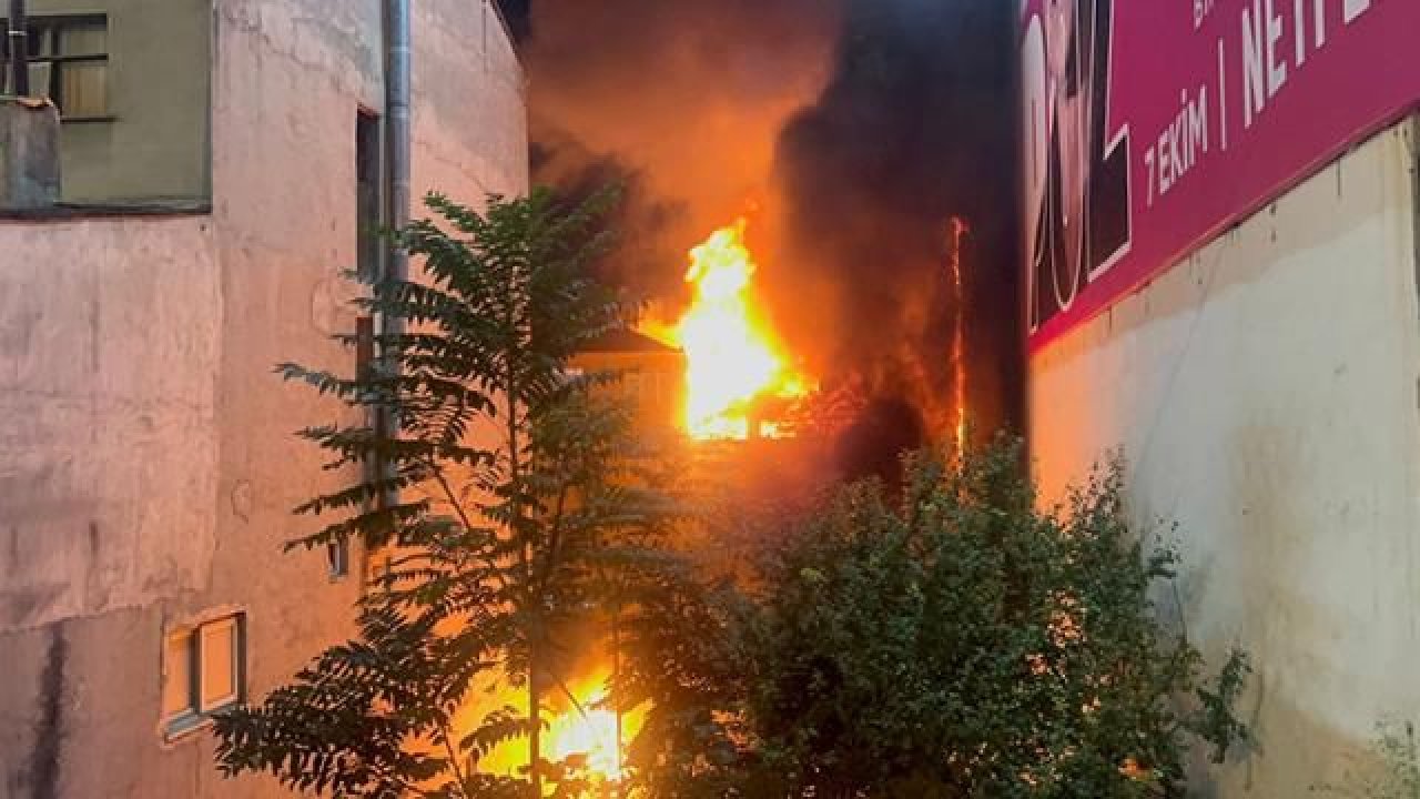 Kadıköy'de dün gece bir apartmanda patlama yaşandı! Korkunç olayda 3 kişi...