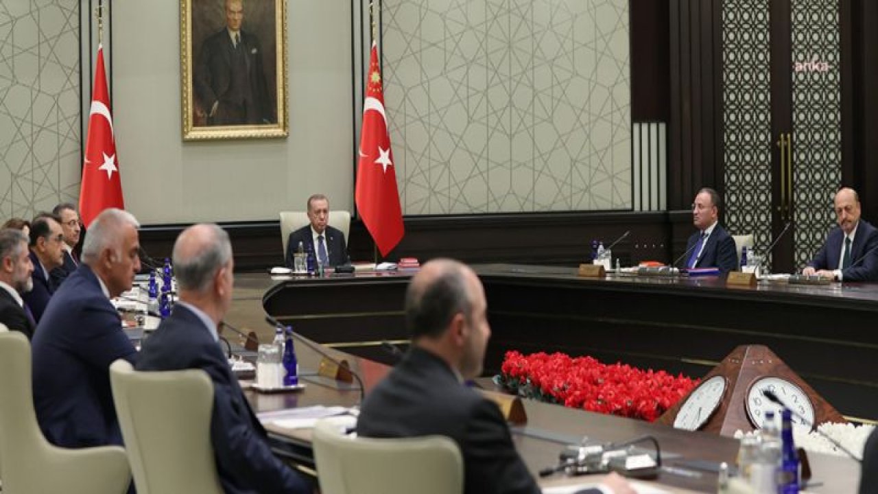 ERDOĞAN: AİLELERİNİN YAŞADIĞI ŞEHİRLERDEN UZAK ŞEHİRLERDE ÖĞRETİM GÖREN ÖĞRENCİLERİMİZE OKULLARINA GİDİŞ VE DÖNÜŞLERİ İÇİN ULAŞIM DESTEĞİ SAĞLAYACAĞIZ