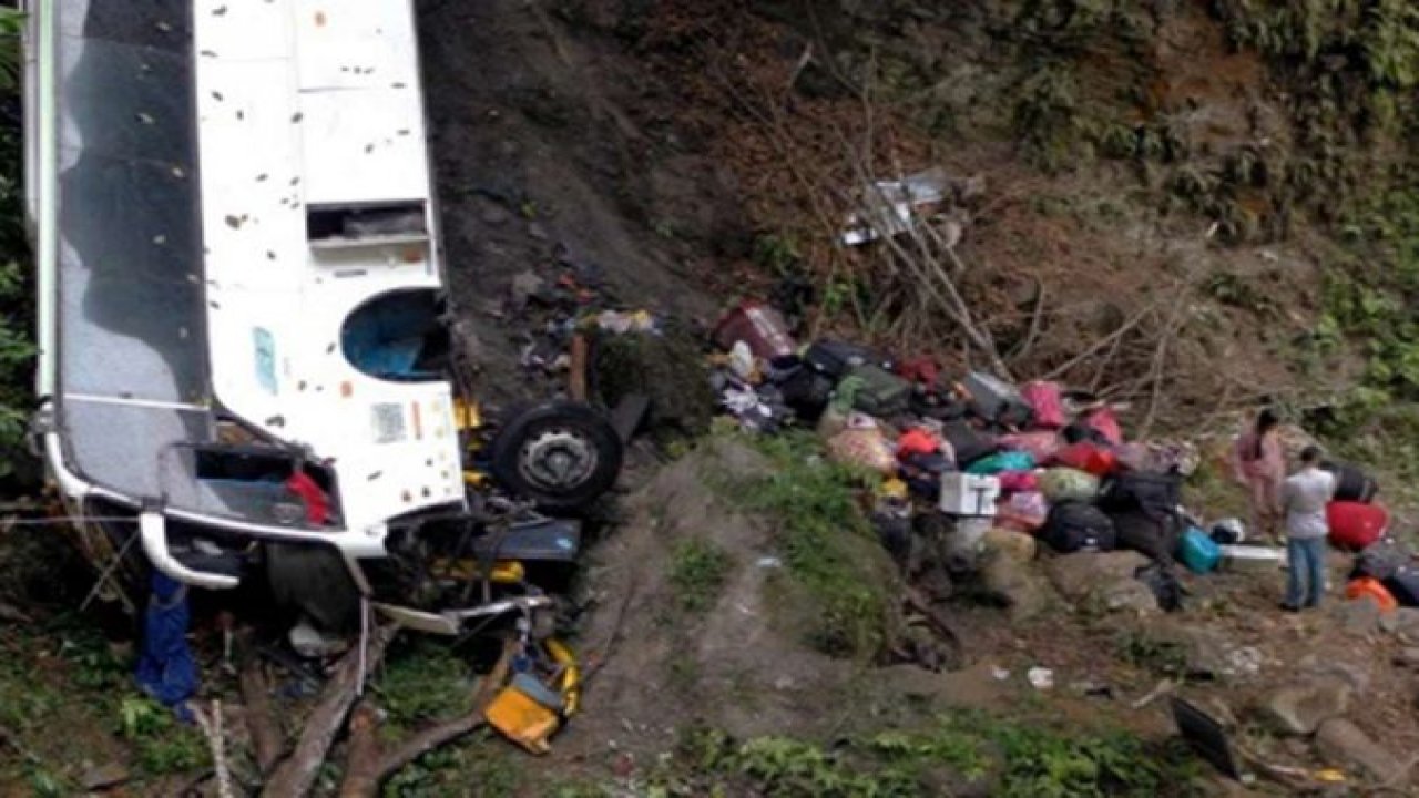 Kolombiya'da trafik kazası: 20 ölü