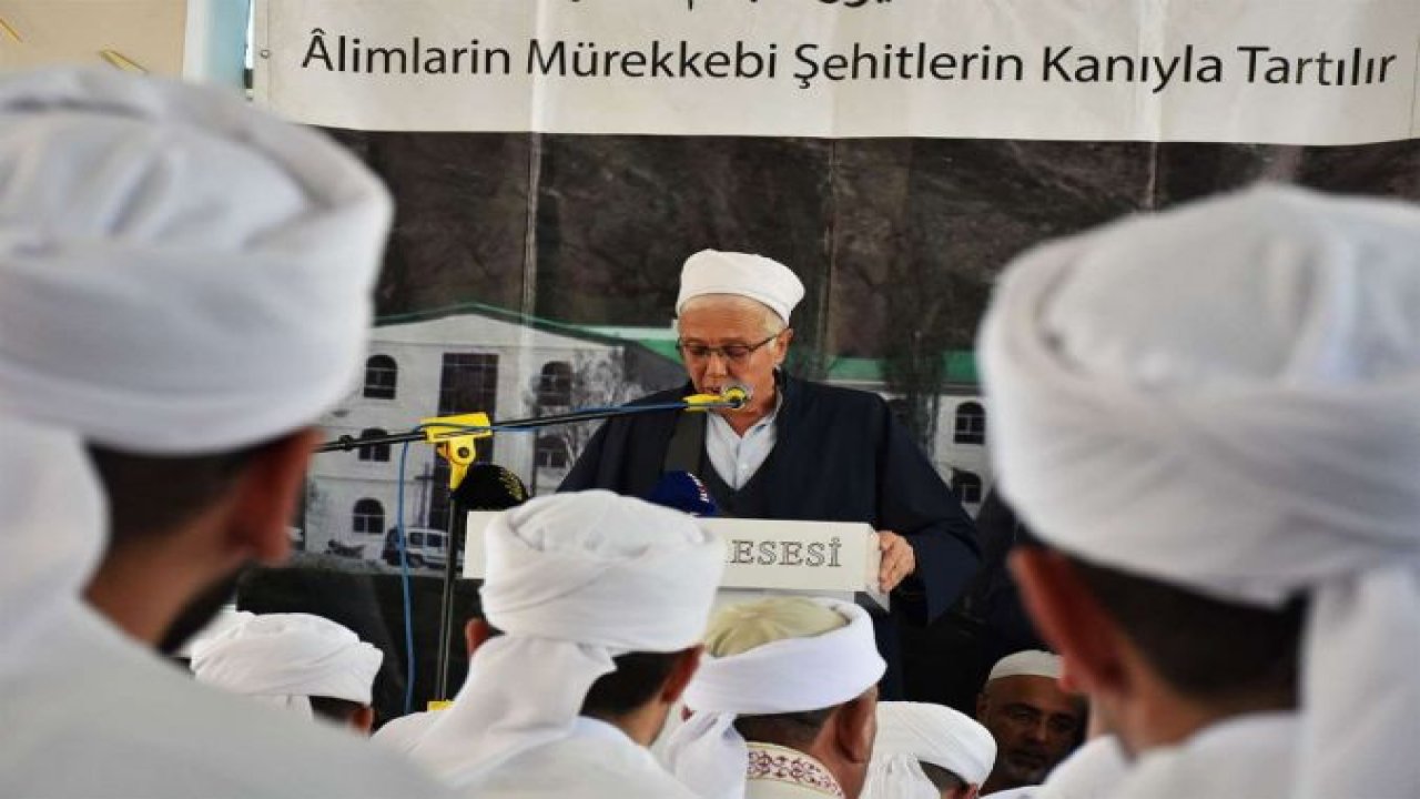 Bitlis’in Oxin Medresesi’nde 17’si hafız 106 talebe icazet aldı