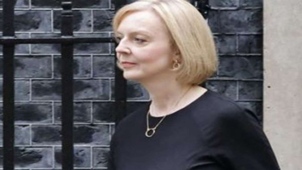 İngiltere Başbakanı Liz Truss istifa etti