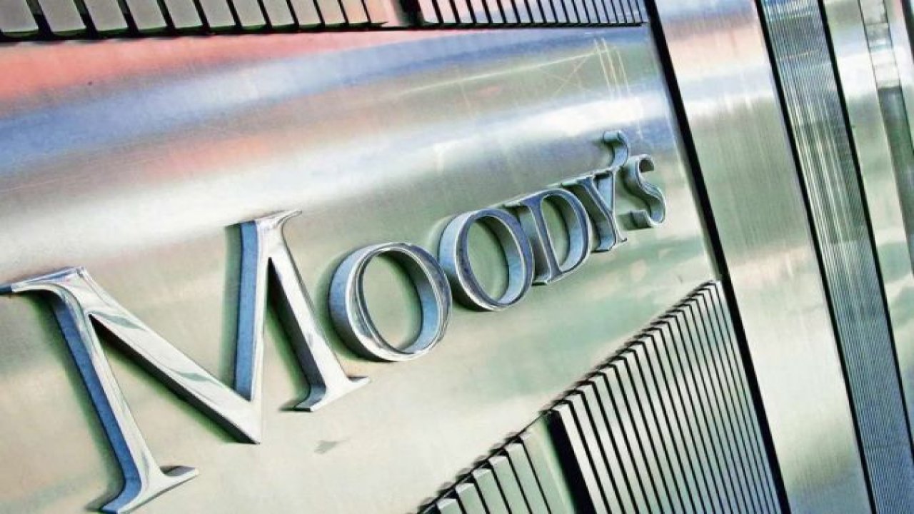 Moody's İngiltere'nin kredi görünümünü negatife çevirdi