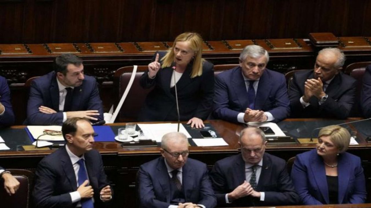 İtalya'da hükümet Senato’dan güvenoyu aldı