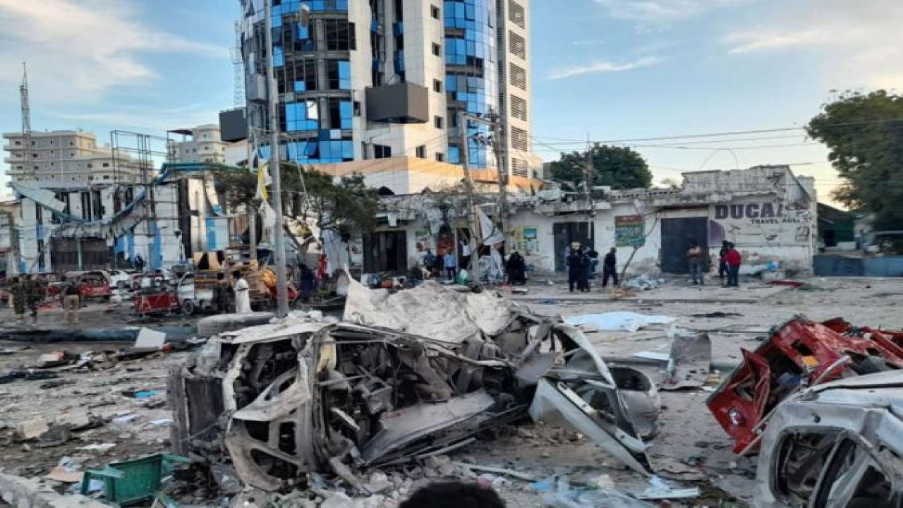Somali'deki saldırıda ölenlerin sayısı 100'e yaralıların sayısı 300'e yükseldi