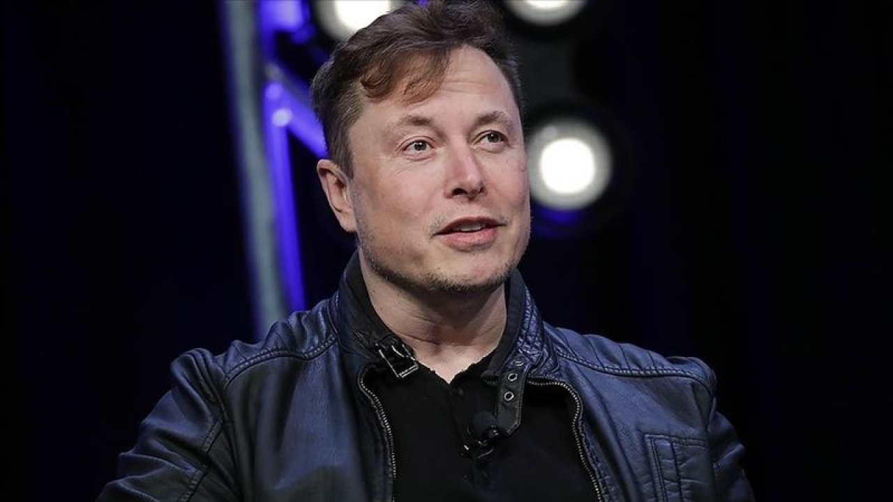 Twitter'ı alan Elon Musk eski sevgilisinin hesabını sildi