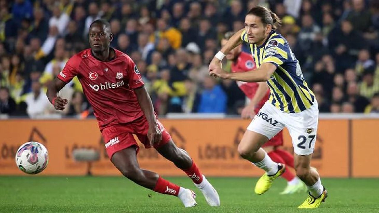 Fenerbahçe, Sivasspor'u tek golle gönderdi!