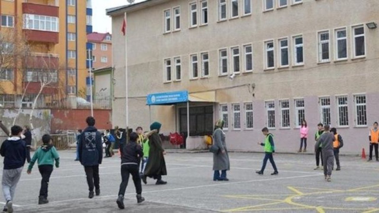 Erzurum'da öğretmenler okulda bıçaklı kavga etti!