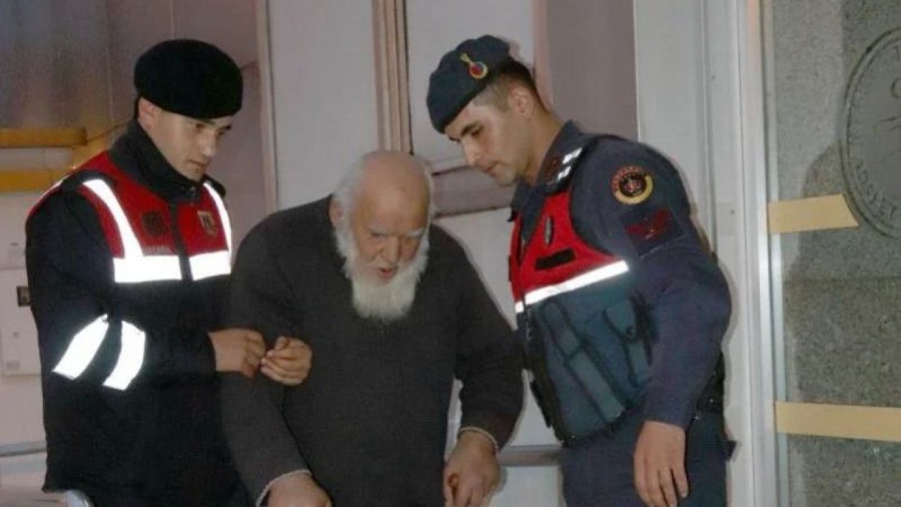 95 yaşında oğlunun katili olan yaşlı adam cezaevine çift bastonla girdi!