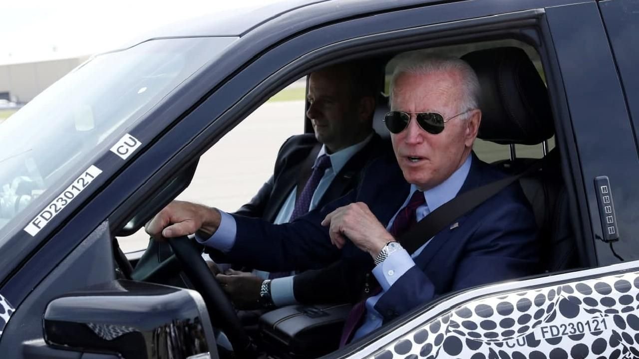 ABD Başkanı Biden araba fiyatlarını uçuk buldu! "Sadece iki çözümümüz var"
