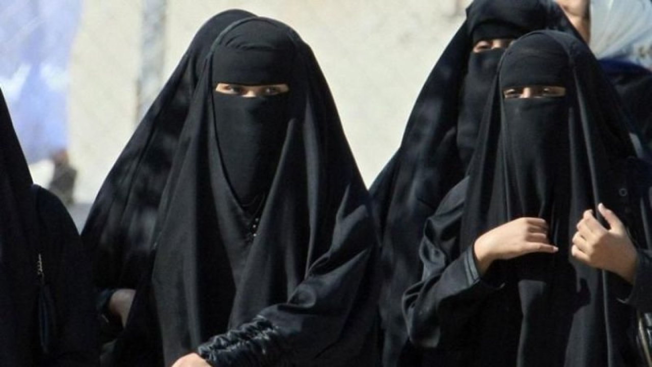Suudi Arabistan'dan şaşırtan çarşaf yasağı