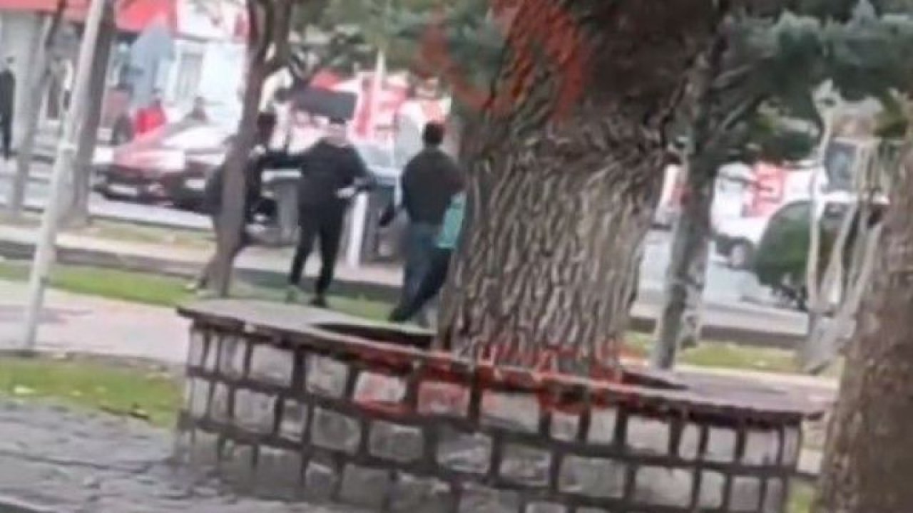 Kayseri'de bir çocuk parkında Suriyeliler kılıçlarla birbirine girdi