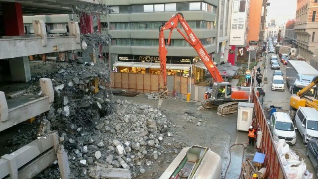 İMAMOĞLU, KARAKÖY’DE 50 YILLIK OTOPARKIN YIKIMINI İNCELEDİ: "İSTANBUL'UN TELAŞI VAR; BİR AN ÖNCE İYİLEŞMEK VE TOPARLANMAK İSTİYOR”