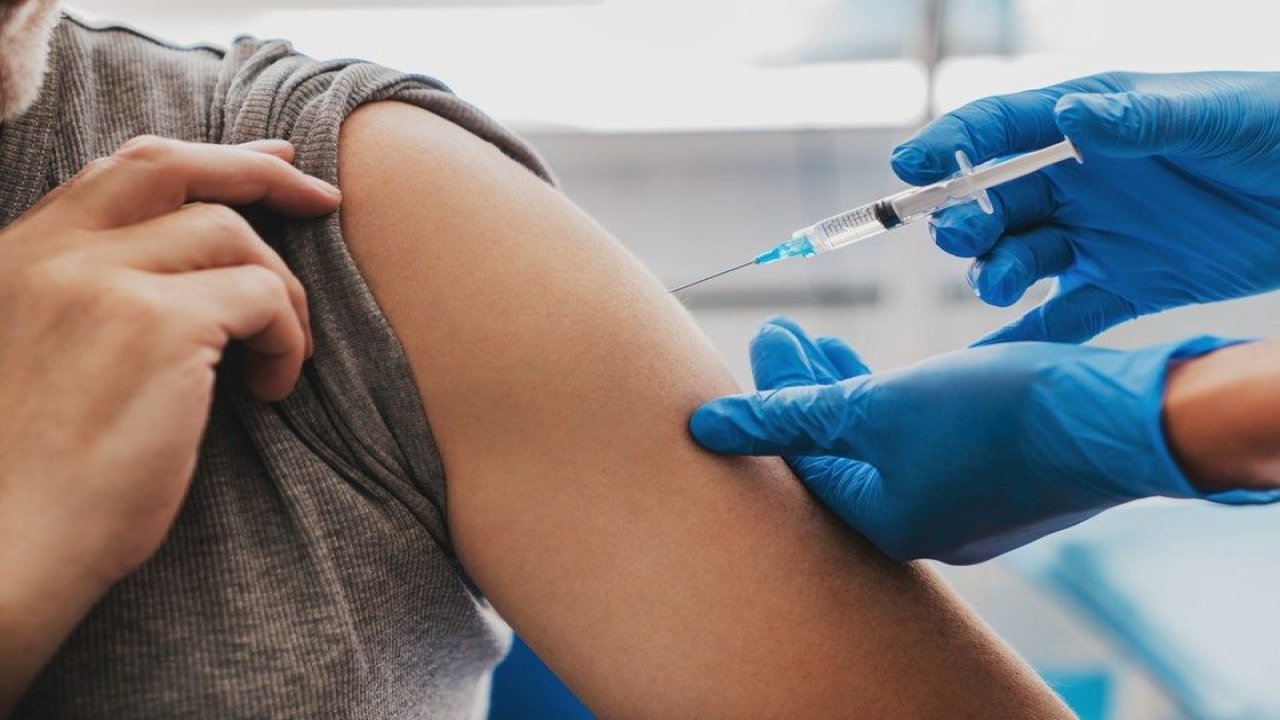 Belediyeden yeni karar: Aşı olmayana ruhsat verilmeyecek