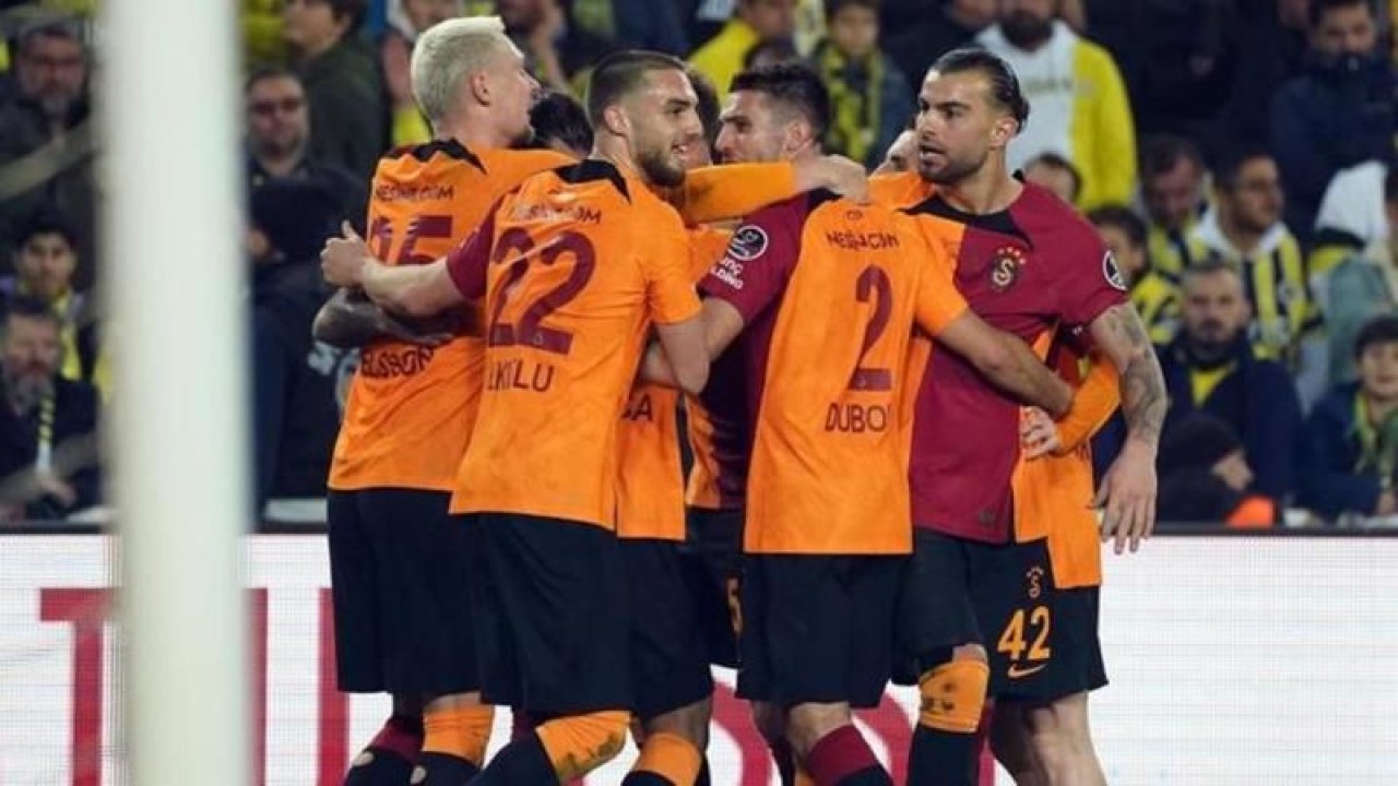 Aslan, Kadıköy'de Kanarya'yı pençeledi! 3 golle tarih yazdı