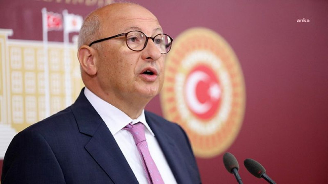 UTKU ÇAKIRÖZER 2022 BASIN ÖZGÜRLÜĞÜ RAPORU'NU YAYINLADI: "GAZETECİLER 505 KEZ HAKİM KARŞISINA ÇIKTI, 30 GAZETECİ TUTUKLANDI, 18 GAZETECİ SALDIRIYA UĞRADI"