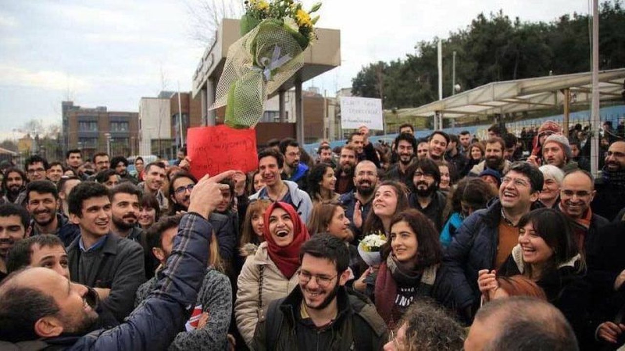 Yıldız Teknik hocalarını uğurladı