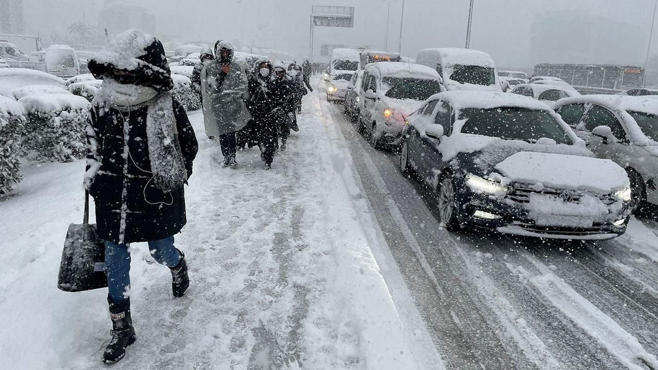 İstanbul'da ikinci dalga kar yağışı için tarih verildi! Vatandaşı korku sardı