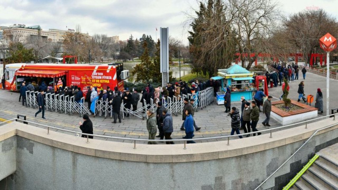 ANKARA BÜYÜKŞEHİR’İN UYGUN FİYATLI ET SATIŞINA YOĞUN İLGİ: İLK GÜN 2 BİN 100 KG ET SATILDI