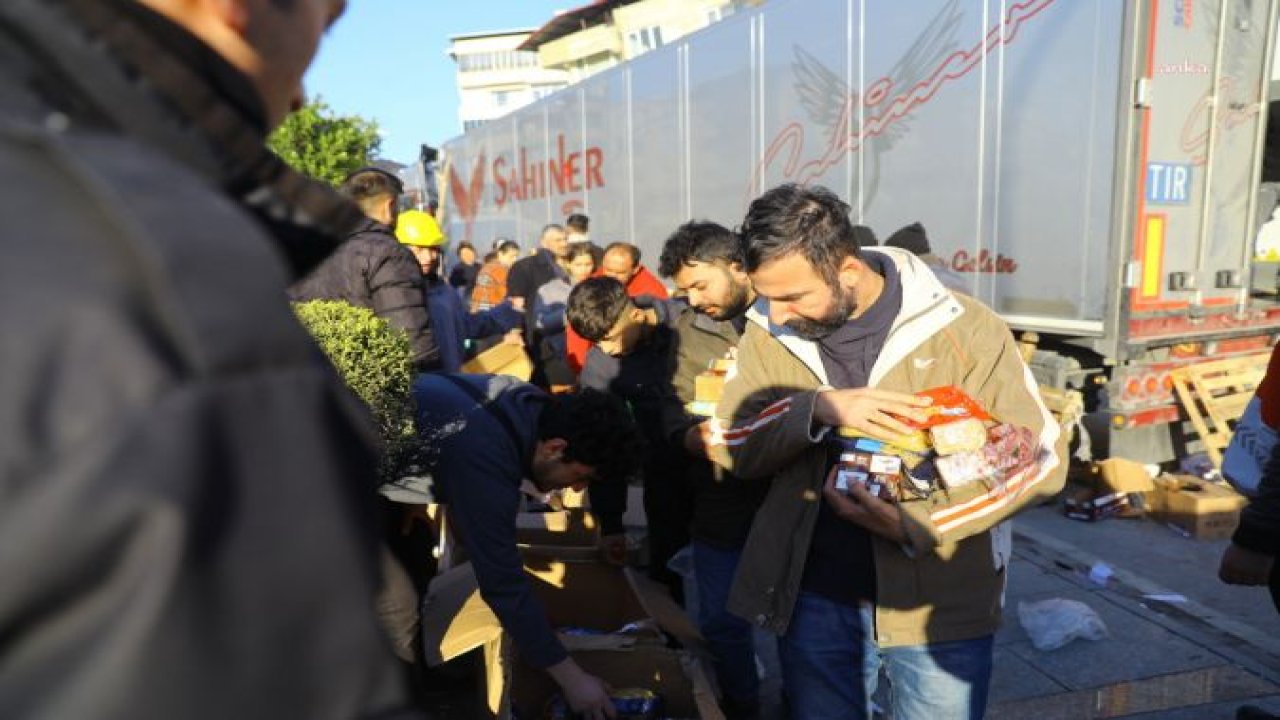 ANTALYA BÜYÜKŞEHİR’DEN HATAY’DAKİ DEPREMZEDELER İÇİN HER GÜN 70 BİN KİŞİLİK YEMEK