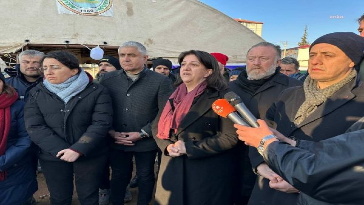 PERVİN BULDAN, DEPREMİN MERKEZ ÜSSÜ PAZARCIK'TA: “İLK İKİ GÜNDE HİÇBİR ŞEKİLDE MÜDAHALENİN YAPILMAMASI DA KADER DEĞİLDİR. BÜTÜN BUNLAR, İKTİDARIN BU ÜLKEYİ NASIL YÖNETTİĞİNİN BİR FOTOĞRAFIDIR”