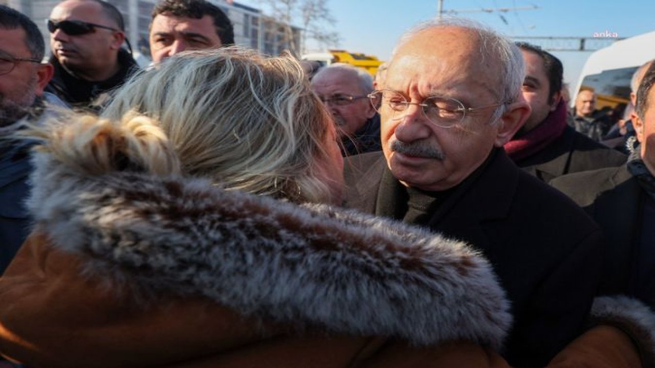 KILIÇDAROĞLU’NUN MALATYA’DA DİNLEDİĞİ DEPREMZEDE: “YILLARDIR YAPTIĞIMIZ BİRİKİMLER BİR DAKİKA İÇİNDE BİTTİ. BEN MEMLEKETİMİ BIRAKIP GİTMEK İSTEMİYORUM”