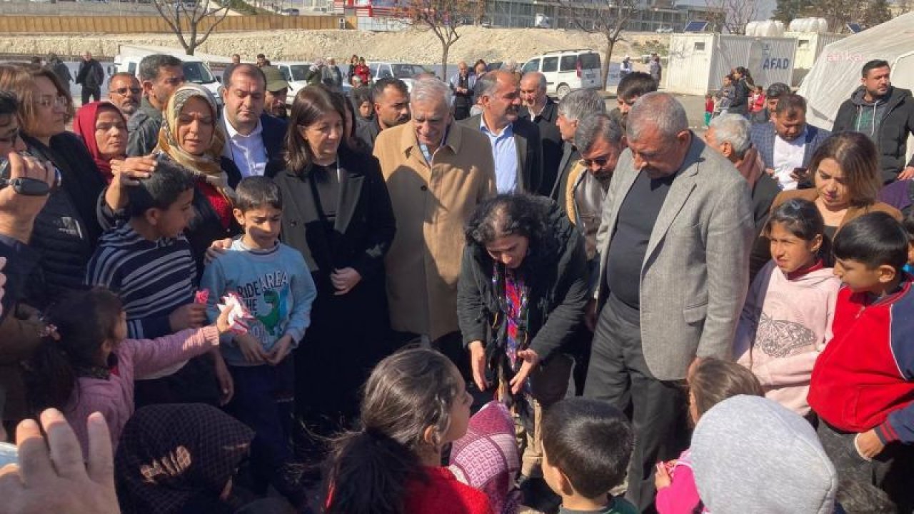 AHMET TÜRK: “AKP SÖZCÜSÜ ÇELİK, ‘BİZ HER ŞEYİ NOT ALIYORUZ’ DİYOR; HALA HALKI, CAN KURTARMAK İSTEYENLERİ TEHDİT EDEN BİR DEVLETLE KARŞI KARŞIYAYIZ”