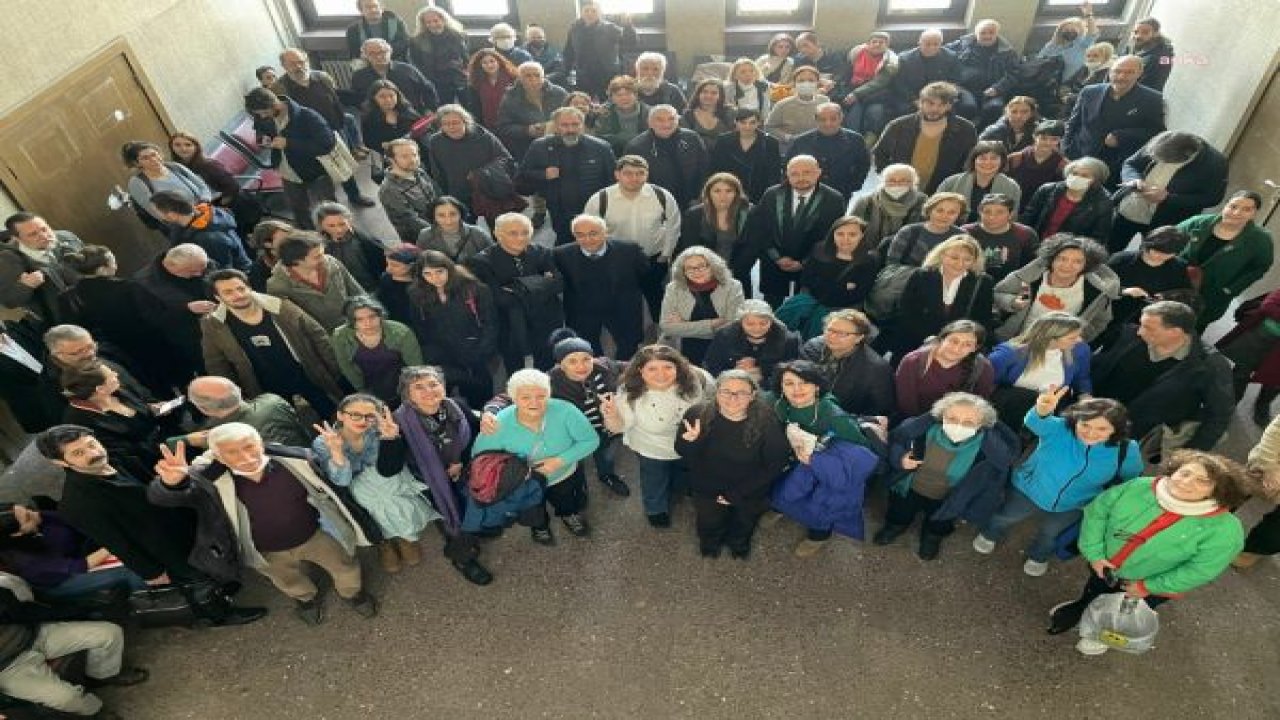 SİBEL TEKİN DAVASININ İLK DURUŞMASI YAPILDI: “KARANLIK BAŞLAYAN HAYAT BENİ DE ETKİLİYOR, PEK ÇOK KİŞİ GİBİ. İNSANLARIN YÜZÜNÜ ÇEKMEMEK İÇİN ARKASI DÖNÜK OLANLARI ÇEKTİM”